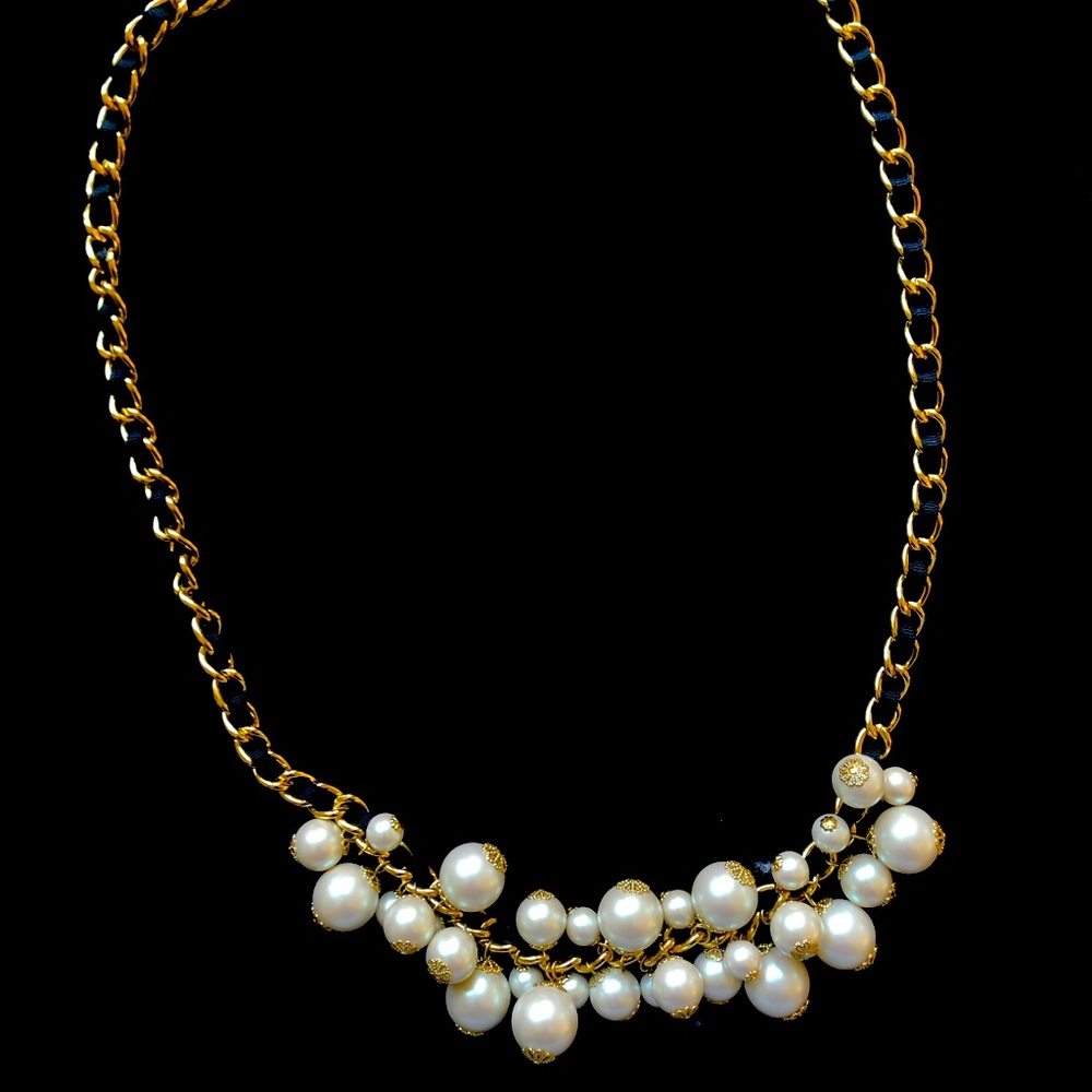 Kate Spade oversized pearl necklace